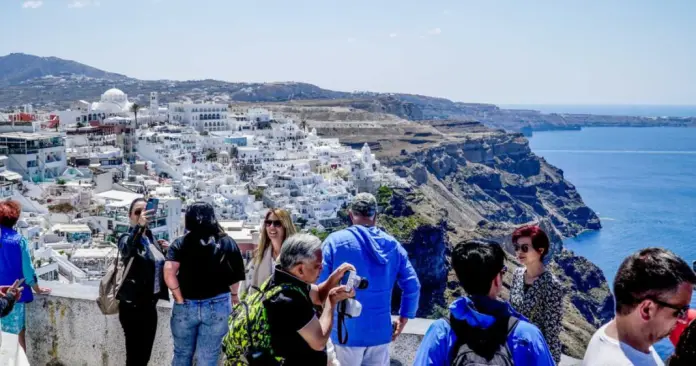 Ο Πειραιάς ανακτά τη θέση του ως το μεγαλύτερο λιμάνι της Μεσογείου σε φόρτο εμπορευμάτων